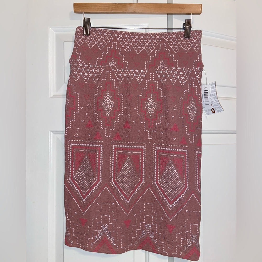 Small elegant Cassie pencil skirt. New with tags!